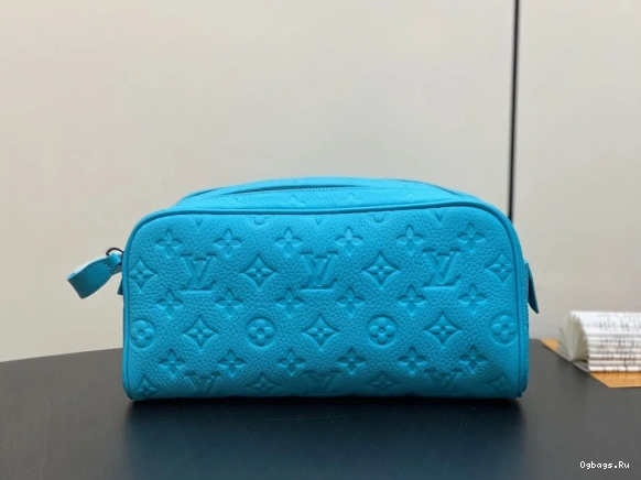 POUCH-28*15*16.5cm LOUIS VUITTON DOPP KIT TOILET 0330